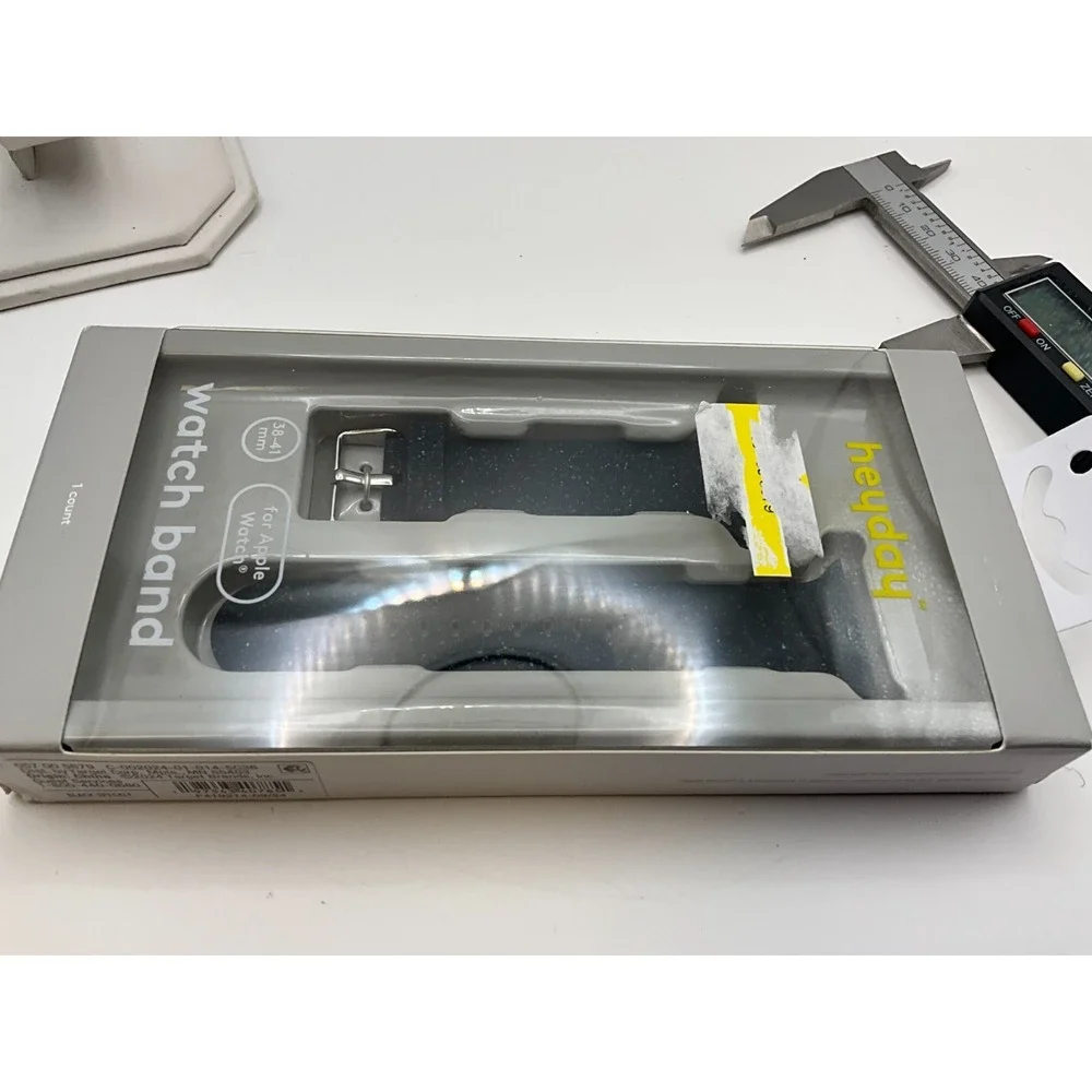 Heyday apple i watch band, new in original package 38-41mm, nice find